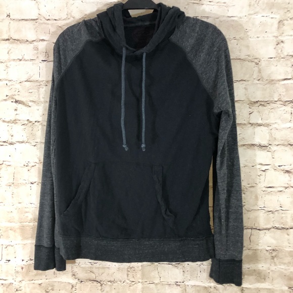 American Eagle Outfitters Other - Men’s American Eagle athletic fit hoodie small